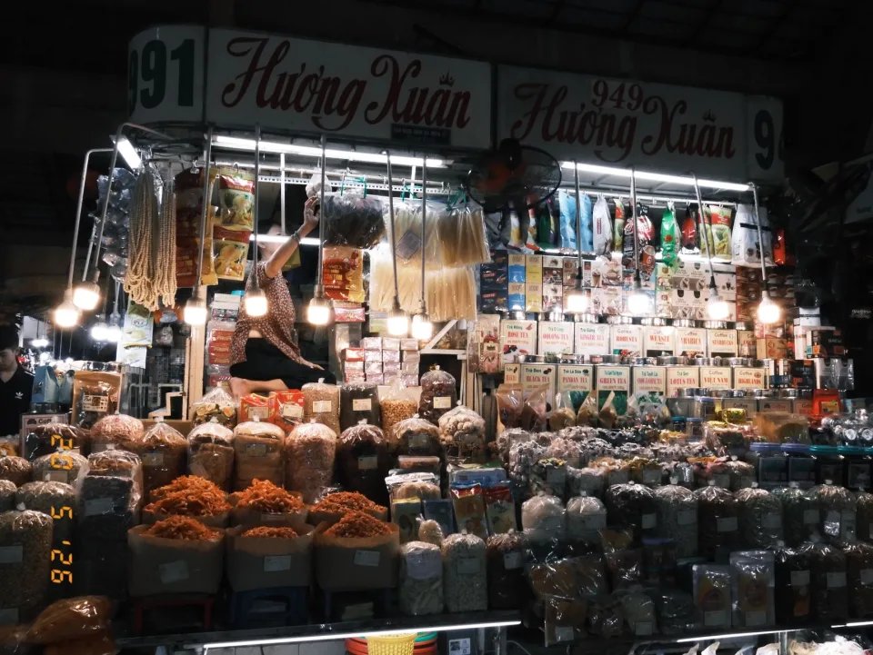 Bàn nướng đông khách tại Anh Quân Quán Hồ Bàu Tràm